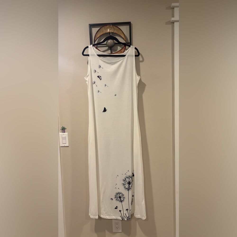 Elegant White Floral Maxi Dress